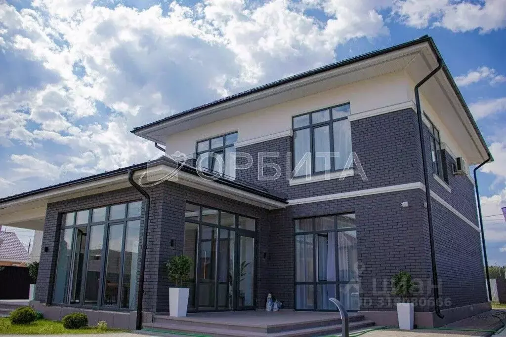 Дом в Тюменская область, Тюмень ул. Дмитрия Носова, 15 (265 м) - Фото 1