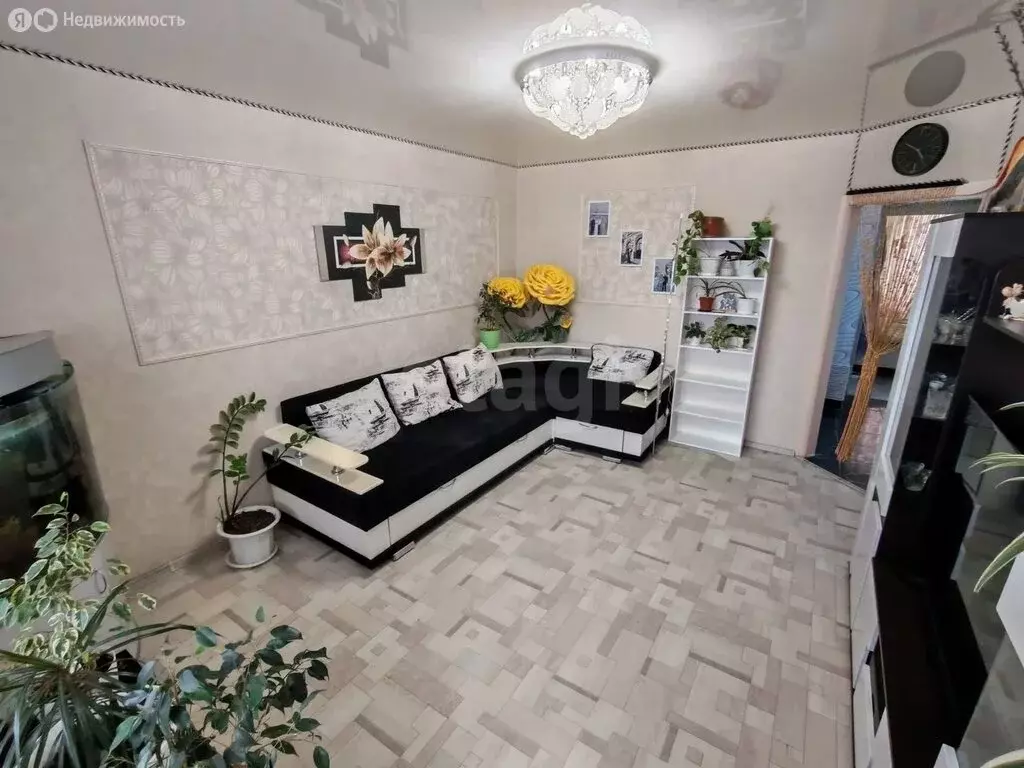 3-комнатная квартира: Стерлитамак, улица Гоголя, 129 (62.7 м) - Фото 1