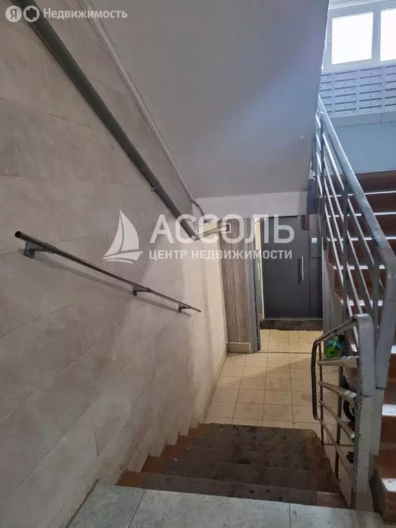 3-комнатная квартира: Омск, микрорайон Городок Нефтяников, улица ... - Фото 1