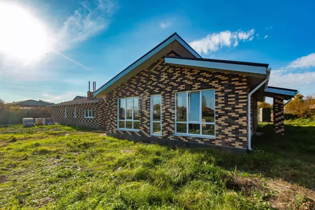 Дом в Омская область, Омский район, Дружинское с/пос, пос. Горячий ... - Фото 1