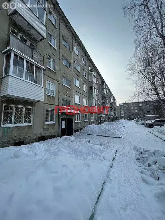 3-комнатная квартира: Новосибирск, улица Грибоедова, 75 (60 м) - Фото 0