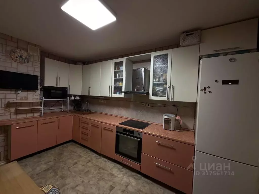 2-к кв. Москва ул. Адмирала Лазарева, 19к1 (60.5 м) - Фото 0