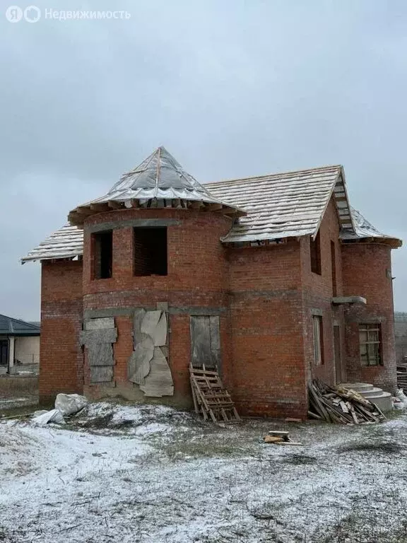 Дом в посёлок Российский, Спортивная улица (202 м) - Фото 0