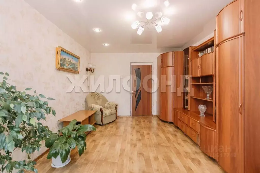 3-к кв. Новосибирская область, Новосибирск Кубовая ул., 107/2 (57.8 м) - Фото 1
