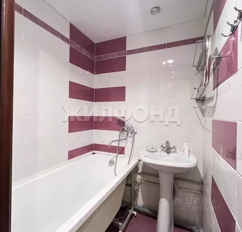 2-к кв. Брянская область, Брянск пер. 2-й Мичурина, 1 (48.2 м) - Фото 1