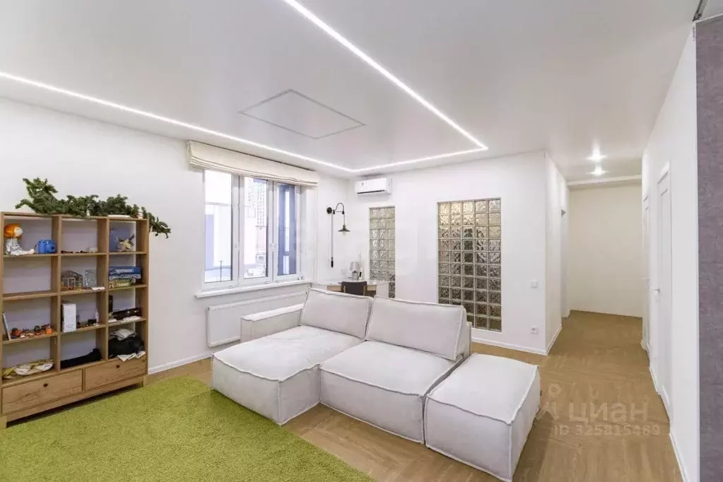 1-к кв. Тюменская область, Тюмень Профсоюзная ул., 61 (57.2 м) - Фото 1