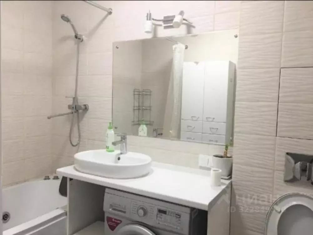 2-к кв. Саха (Якутия), Якутск ул. Пирогова, 6/1 (64.0 м) - Фото 2