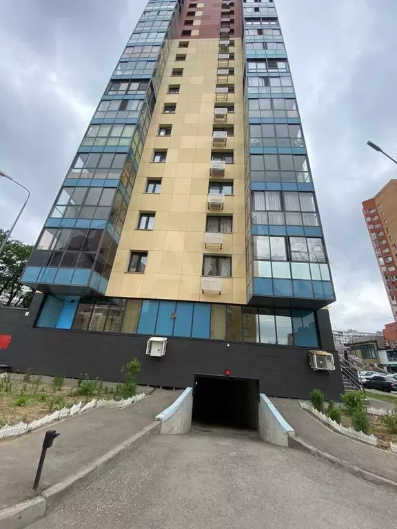 2-к. квартира, 70 м, 7/16 эт. - Фото 1