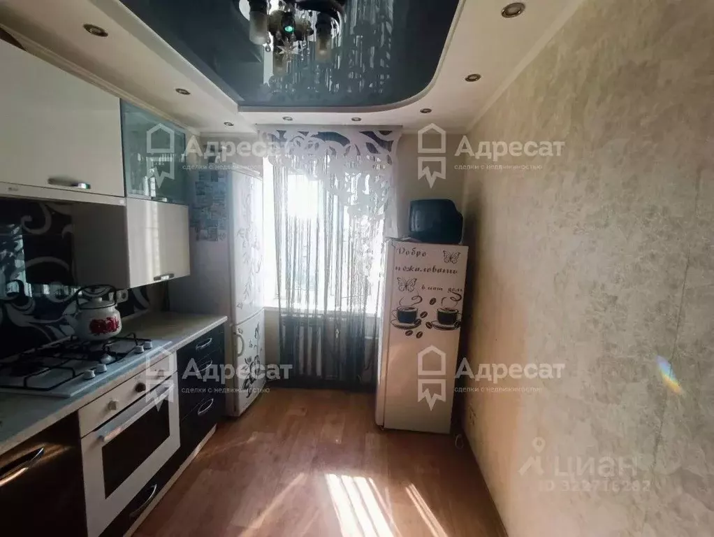 4-к кв. Волгоградская область, Волгоград ул. Панферова, 10 (72.0 м) - Фото 1