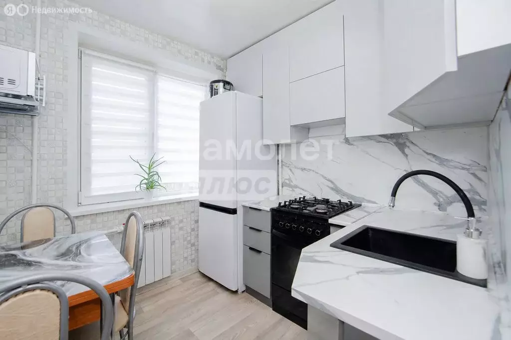 3-комнатная квартира: Липецк, улица Жуковского, 10 (49.9 м) - Фото 1