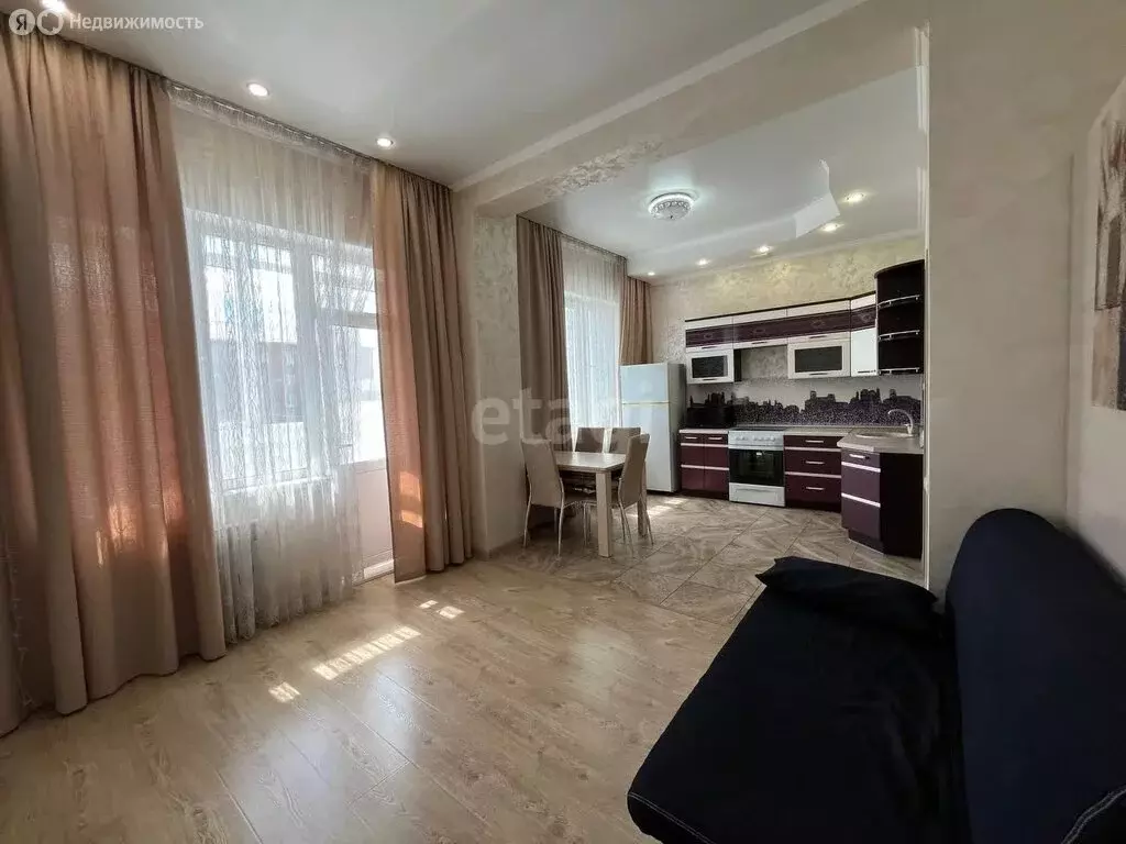Квартира-студия: Ачинск, улица Назарова, 24 (37.7 м) - Фото 1