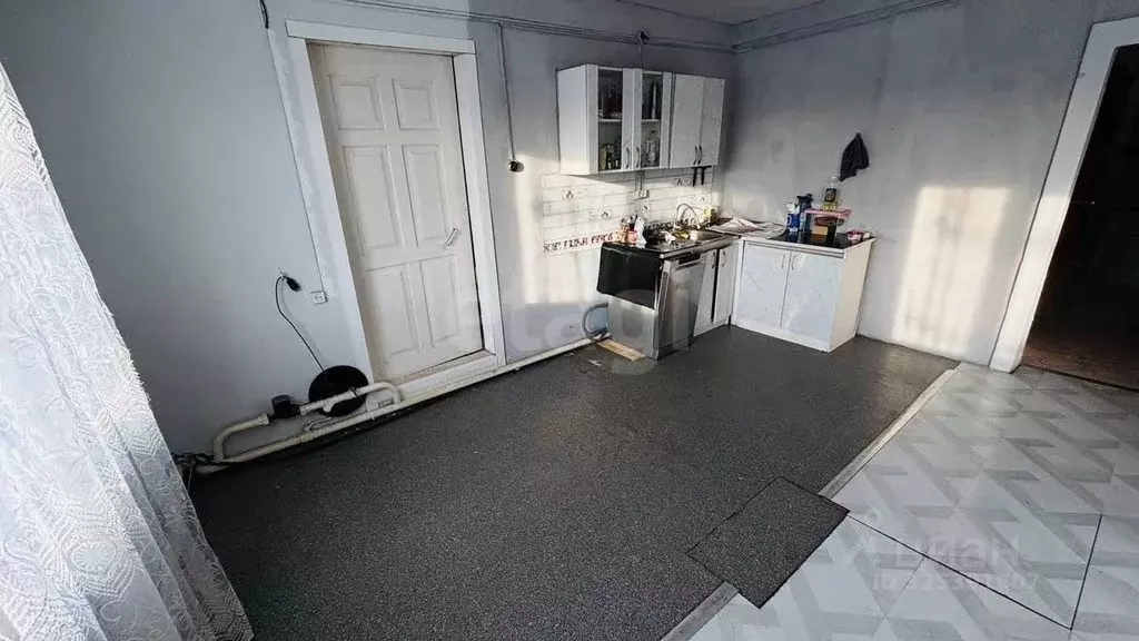 Дом в Бурятия, Гусиноозерск Селенгинский район, ул. Балданова, 10 (111 ... - Фото 1