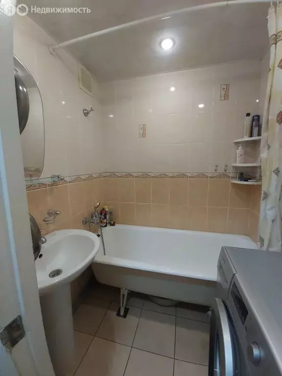 3-комнатная квартира: Курган, жилой район Заозёрный, 3-й микрорайон, 9 ... - Фото 2