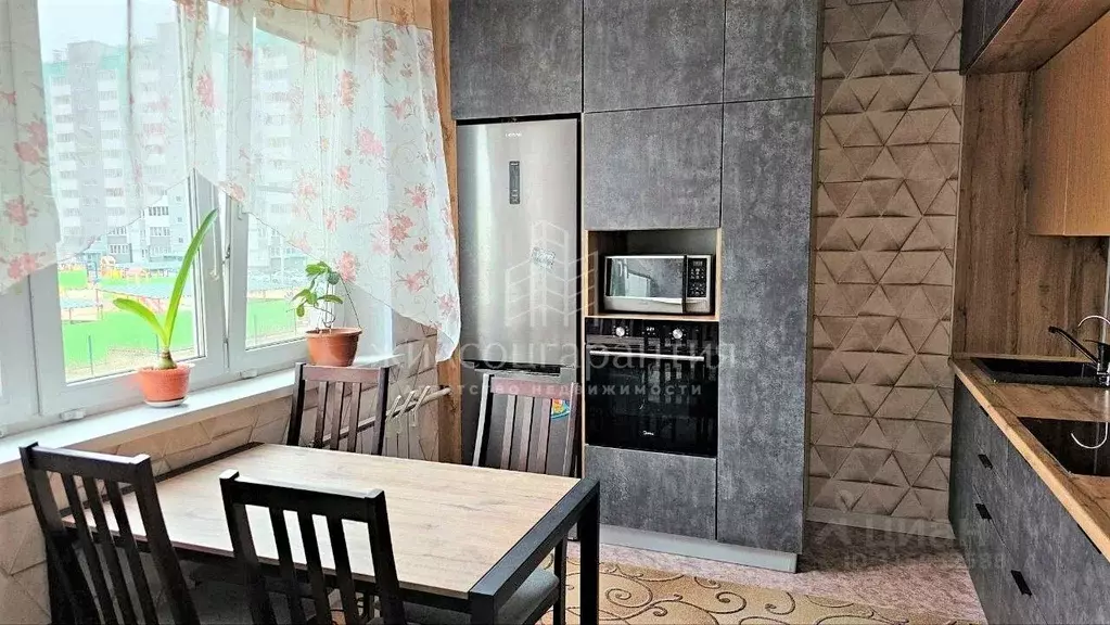 3-к кв. Челябинская область, Челябинск ул. Александра Шмакова, 38 ... - Фото 2