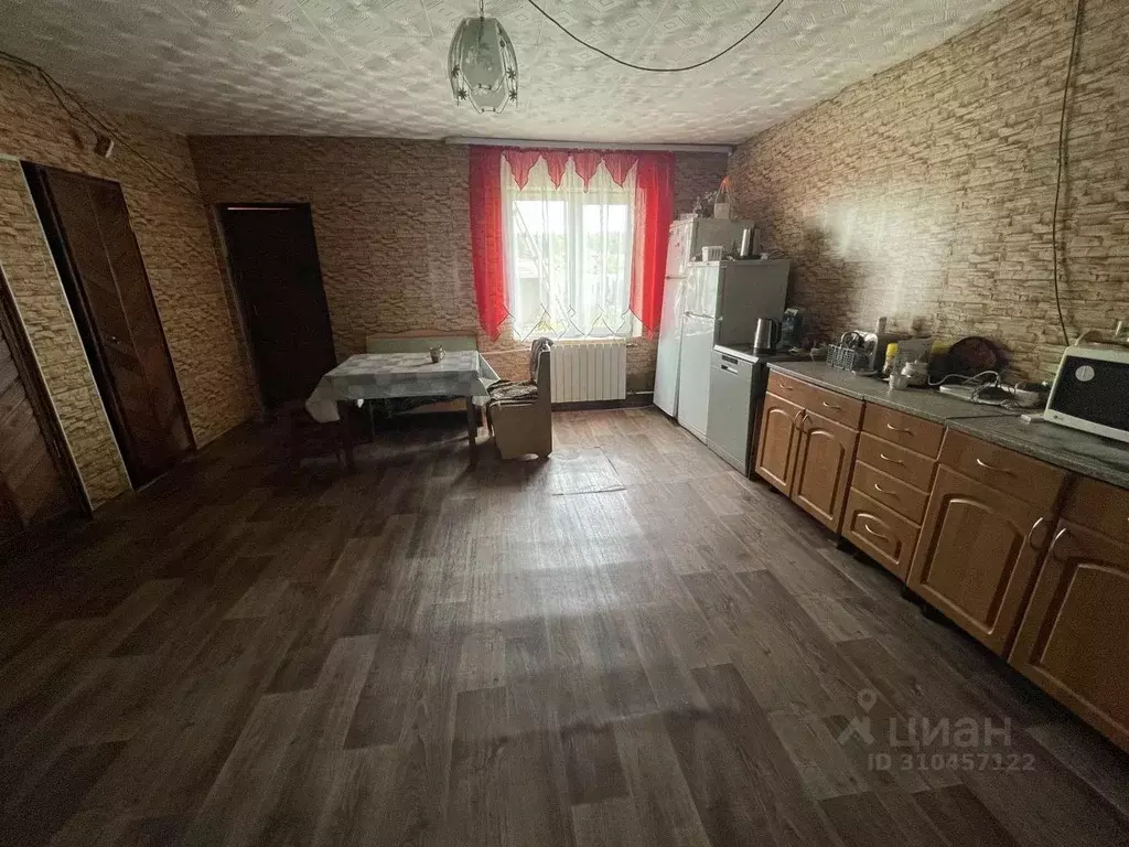 Дом в Свердловская область, Екатеринбург муниципальное образование, с. ... - Фото 0