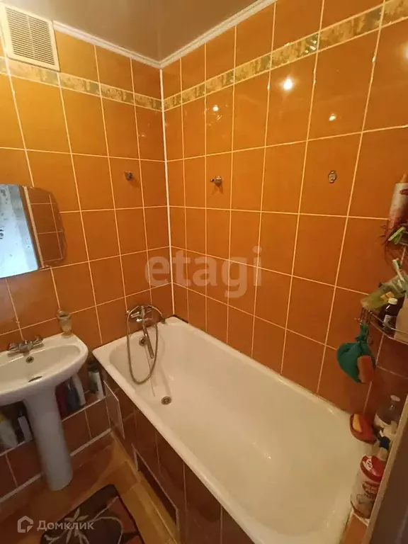 Продаётся 4-к квартира, 50 м - Фото 0