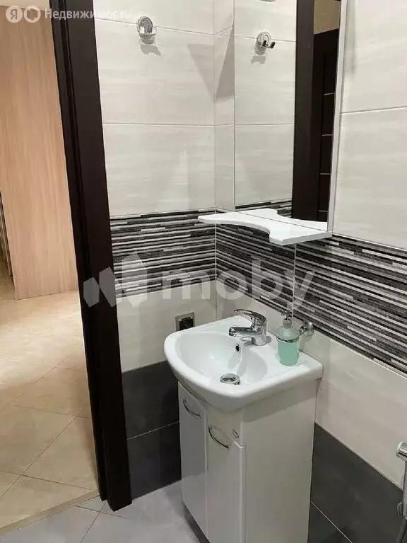 2-комнатная квартира: Калининград, Флотская улица, 9 (67 м) - Фото 1