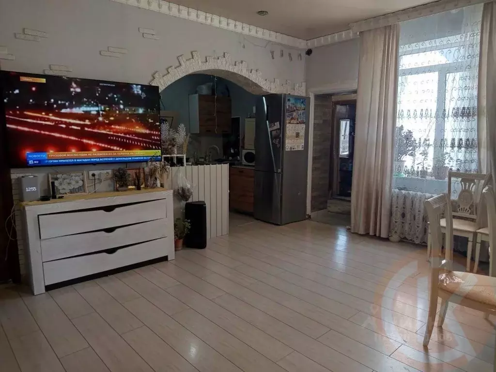 Дом в Крым, Симферопольский район, Чистенское с/пос, с. Фонтаны ул. ... - Фото 1