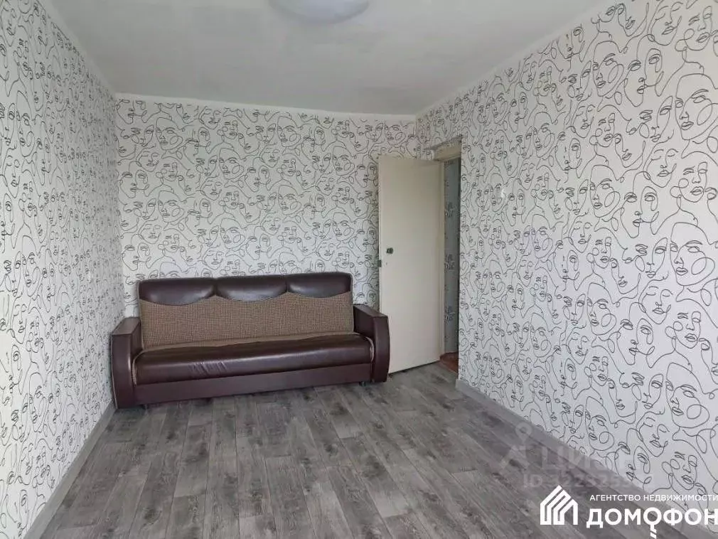 2-к кв. Омская область, Омск Революционная ул., 13 (43.3 м) - Фото 1
