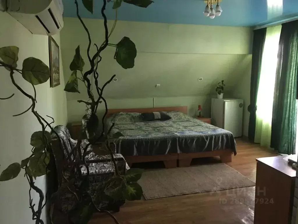 Комната Крым, Черноморское пгт ул. Почтовая, 32 - Фото 1