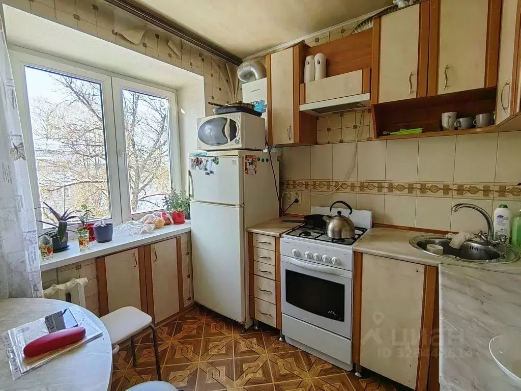 2-к кв. Брянская область, Брянск Новозыбковская ул., 3В (44.0 м) - Фото 0