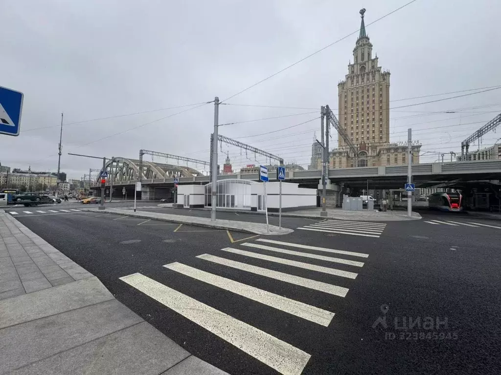Торговая площадь в Москва Комсомольская пл., 2Б (150 м) - Фото 1