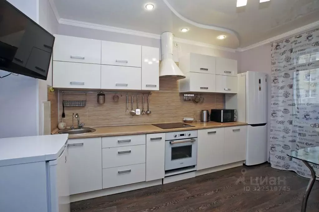 2-к кв. Омская область, Омск Звездная ул., 10 (81.8 м) - Фото 1