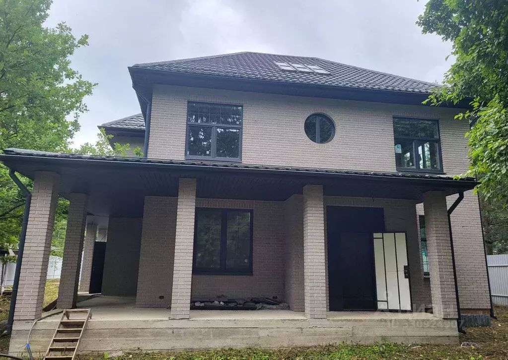 Дом в Москва пос. Толстопальцево, ул. Ленина, 35А (224 м) - Фото 1