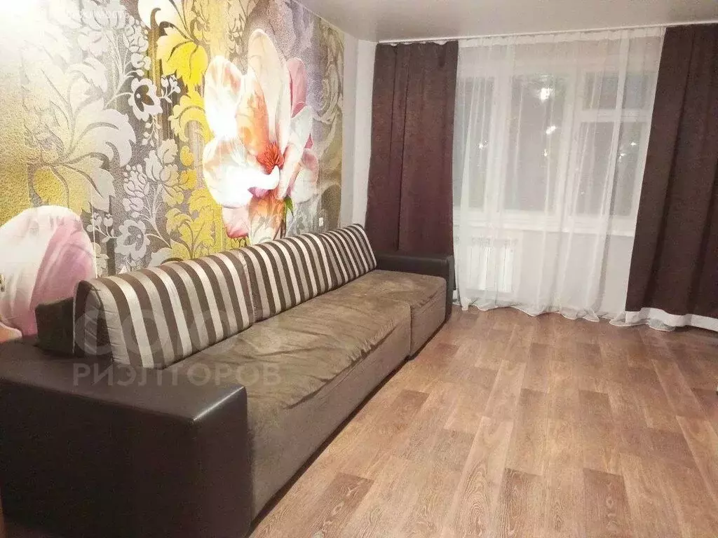 3-комнатная квартира: Волгоград, улица Землячки, 26 (64.2 м) - Фото 1