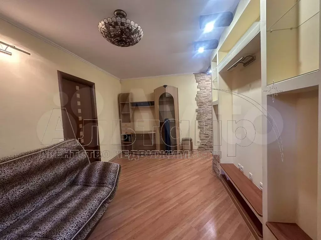 2-к. квартира, 45 м, 1/3 эт. - Фото 0