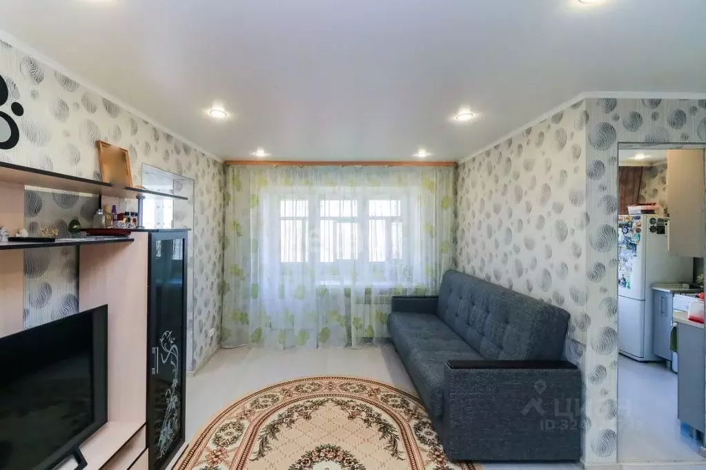 2-к кв. Тюменская область, Тюмень ул. Карла Маркса, 129 (43.0 м) - Фото 1