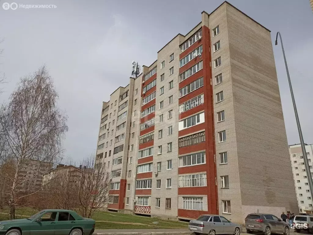 3-комнатная квартира: елабуга, улица марджани, 14 (64 м) - Фото 0