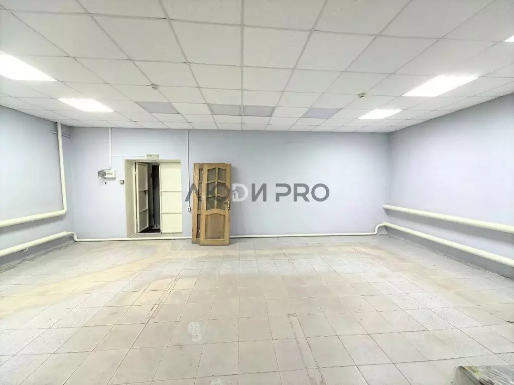 Помещение свободного назначения в Саратовская область, Энгельс ул. ... - Фото 1