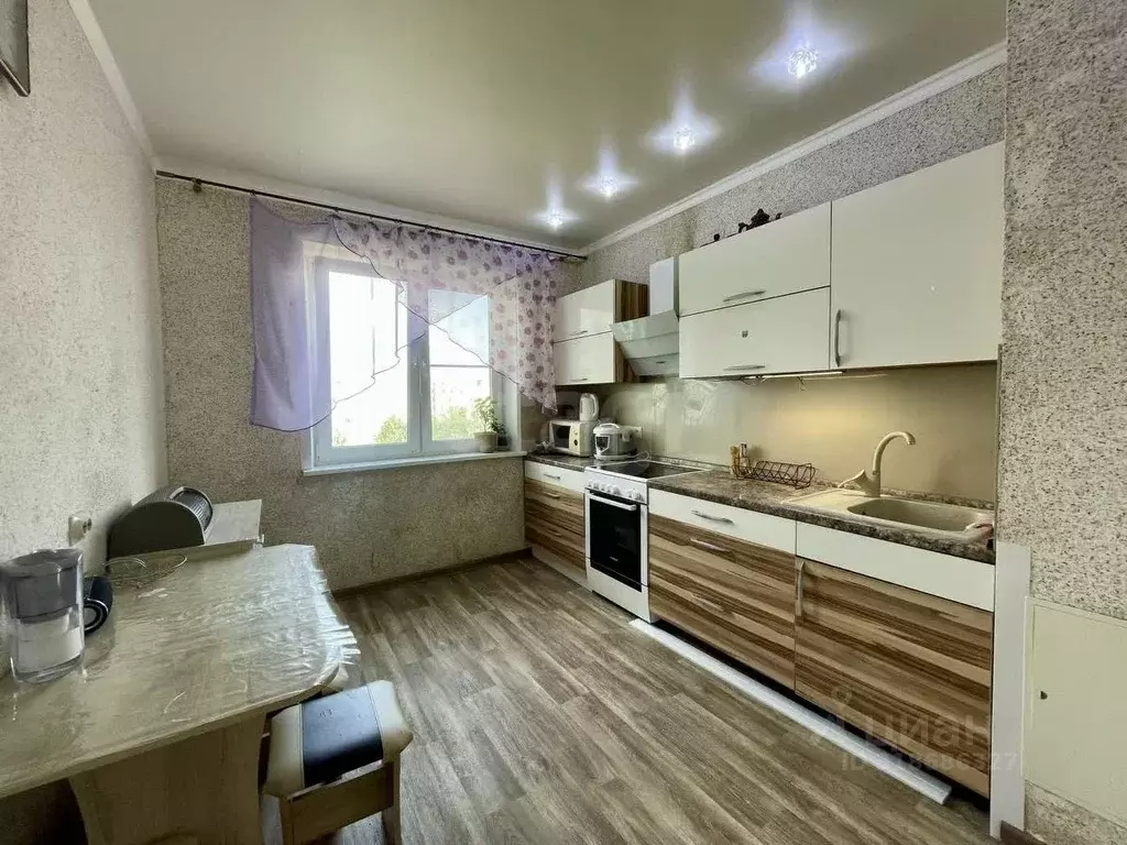 3-к кв. Белгородская область, Старый Оскол Жукова мкр, 19 (66.8 м) - Фото 0