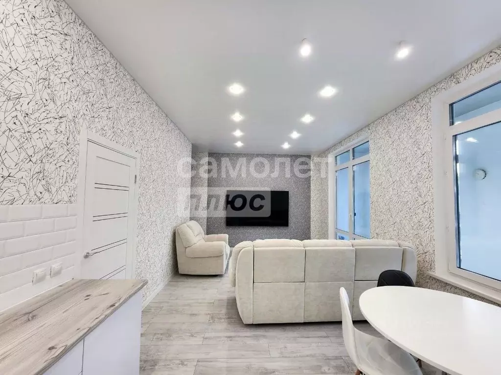 4-к кв. Тюменская область, Тюмень ул. Федюнинского, 30к8 (132.0 м) - Фото 1