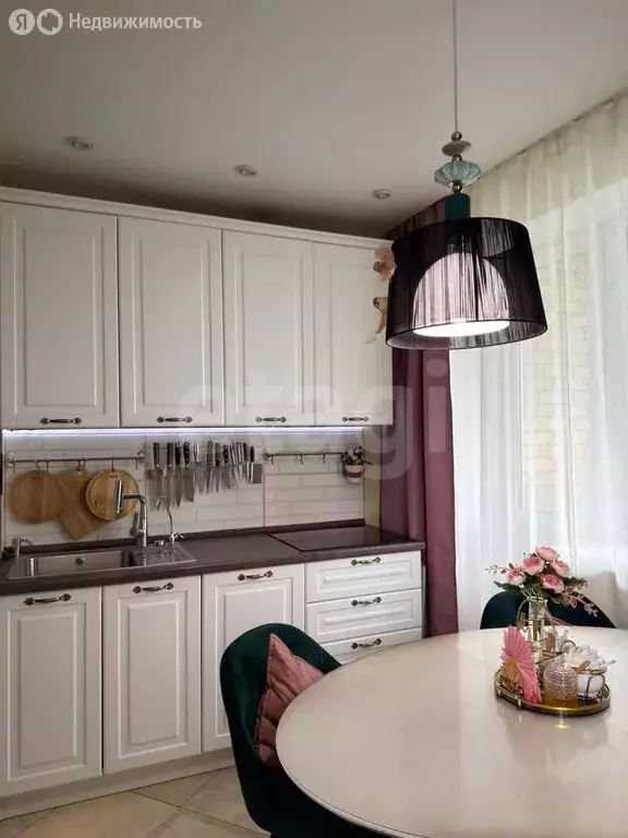3-комнатная квартира: посёлок Парголово, улица Фёдора Абрамова, 23к1 ... - Фото 1