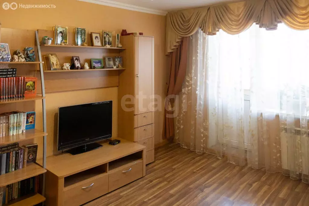 3-комнатная квартира: Альметьевск, улица Ленина, 125 (69 м) - Фото 2