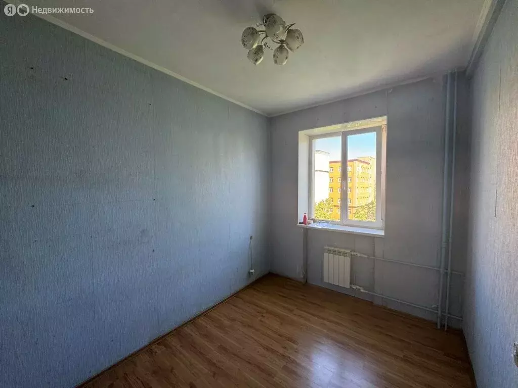 1к в 4-комнатной квартире (9.8 м) - Фото 0