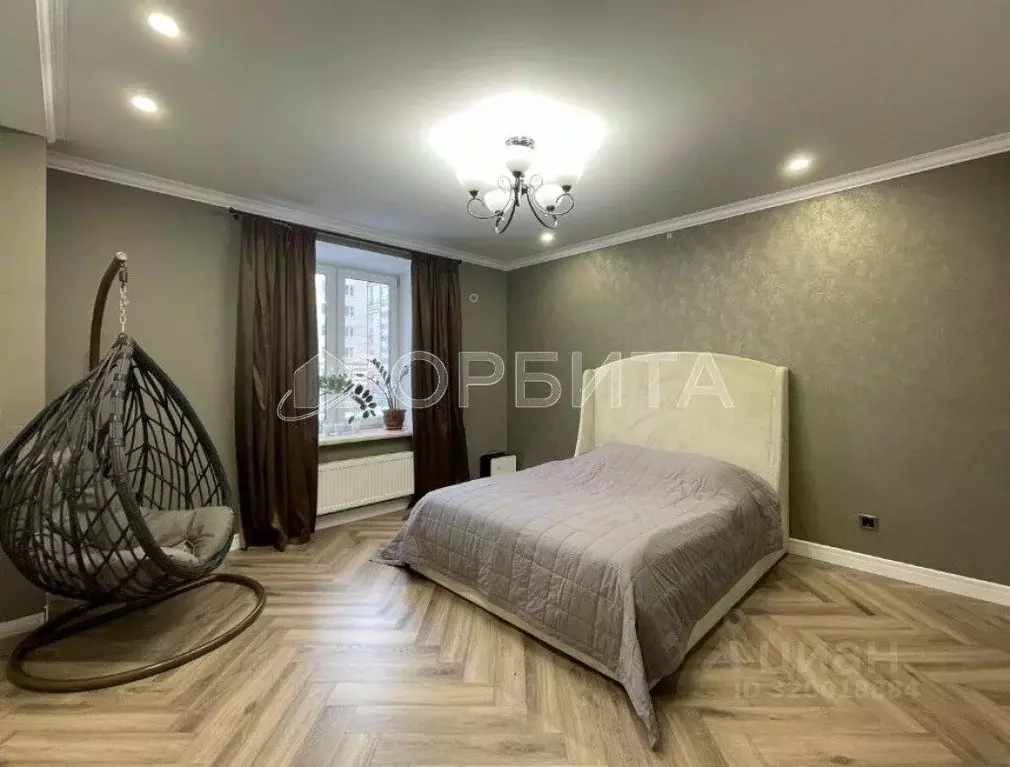 3-к кв. Тюменская область, Тюмень ул. Николая Семенова, 19к1 (119.0 м) - Фото 1