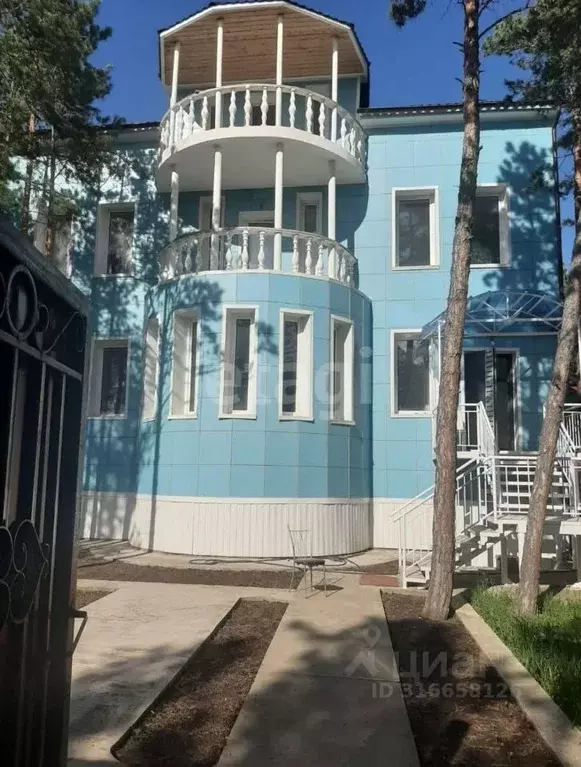 Дом в Саха (Якутия), Якутск ул. Три Сосны, 122 (208 м) - Фото 0