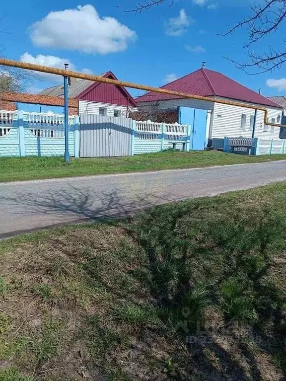 Дом в Белгородская область, Старооскольский городской округ, с. ... - Фото 1