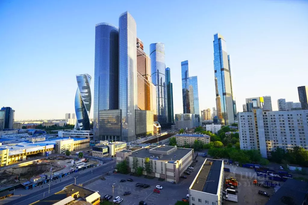 5-к кв. Москва Мантулинская ул., 9к5 (238.0 м) - Фото 0