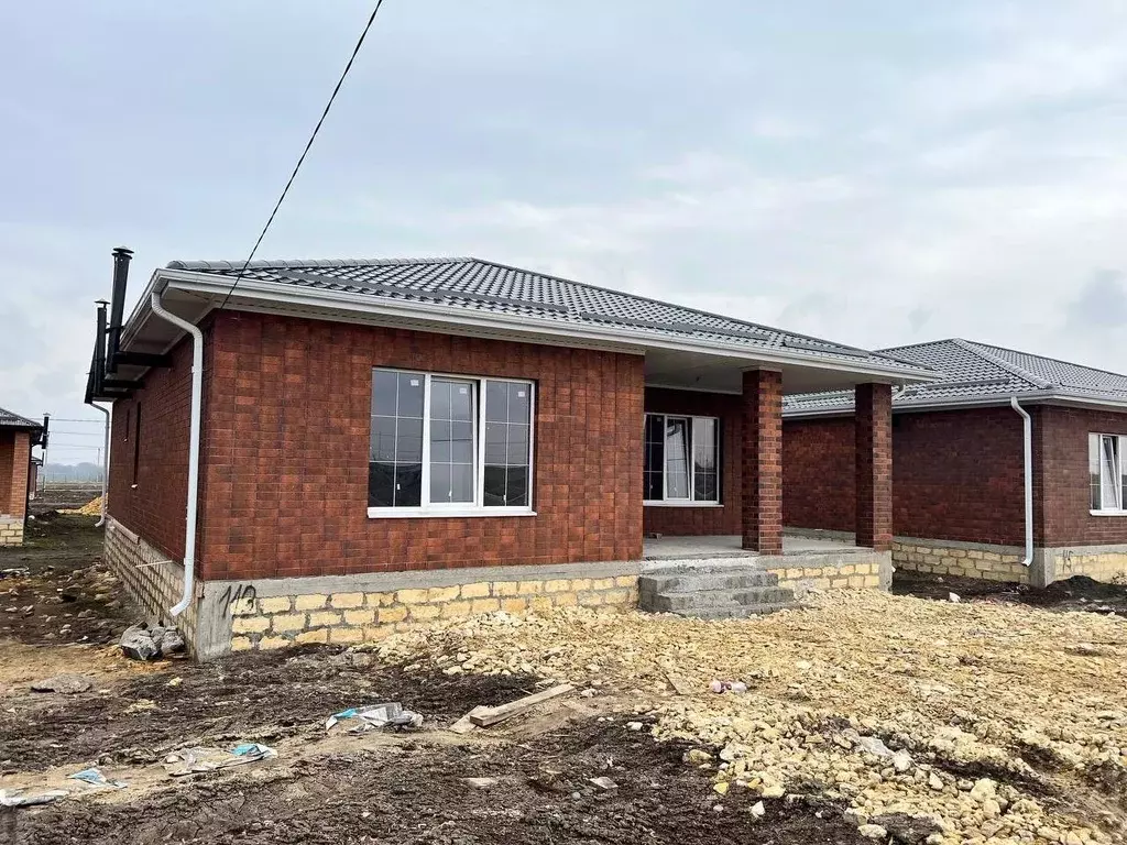 Дом в Ставропольский край, Михайловск Шпаковский район, ул. Валентины ... - Фото 1