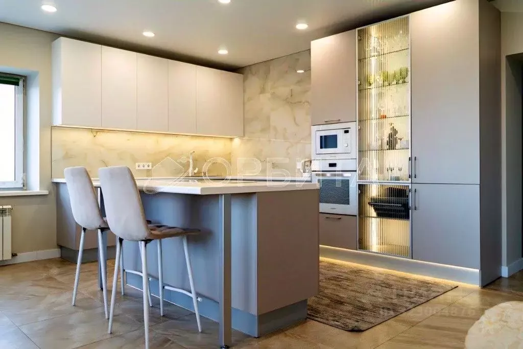 Дом в Тюменская область, Тюмень ул. Волостная, 5 (289 м) - Фото 1