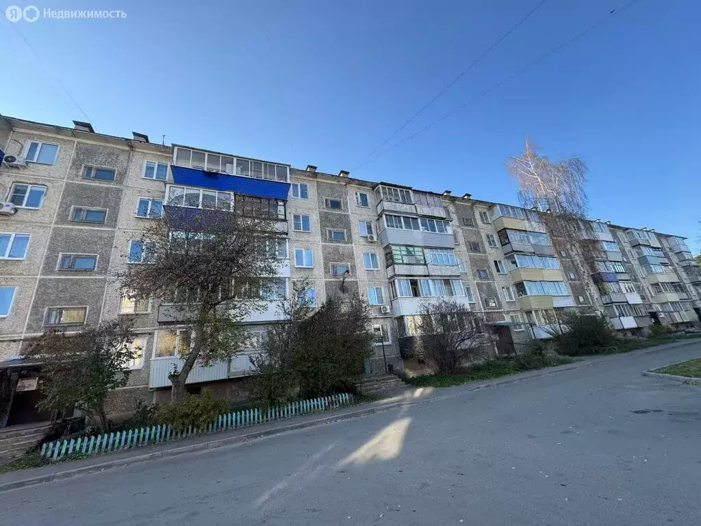 3-комнатная квартира: Шадринск, улица Ефремова, 22 (47.5 м) - Фото 2