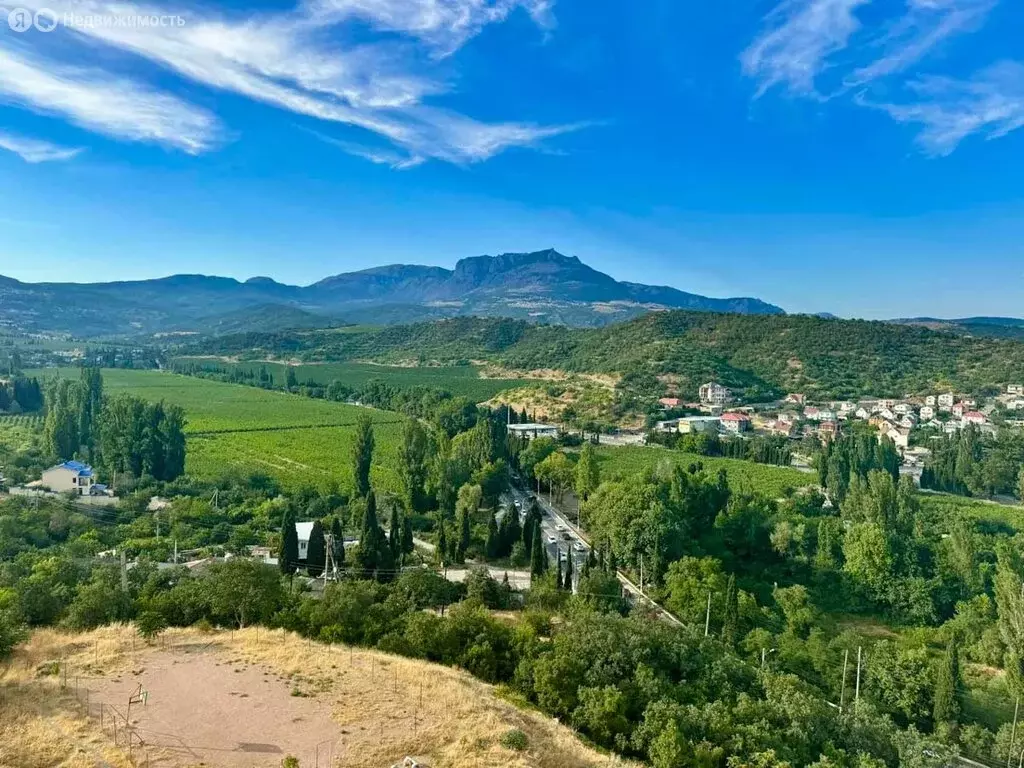 3-комнатная квартира: Алушта, улица Богдана Хмельницкого, 27 (65.8 м) - Фото 0