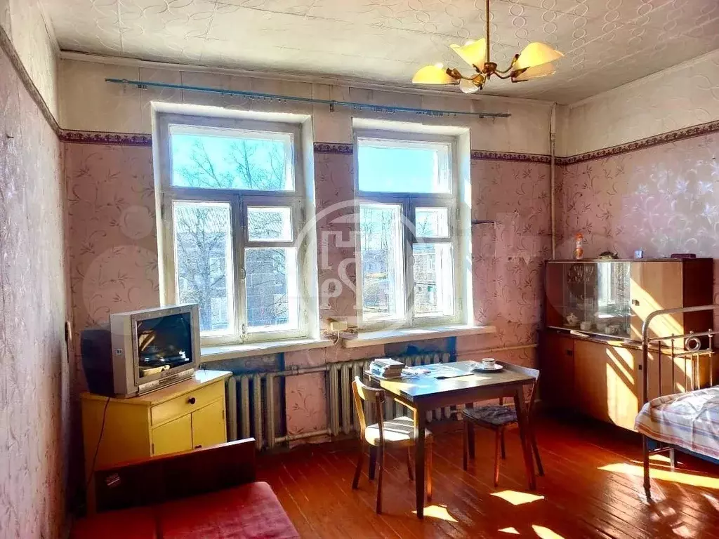 Комната 27 м в 3-к., 2/2 эт. - Фото 0