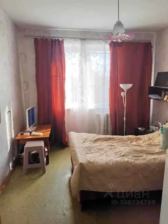 2-к кв. Псковская область, Пушкинские Горы рп ул. Ленина, 24 (53.2 м) - Фото 1