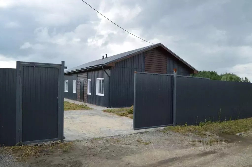 Дом в Челябинская область, Красноармейский муниципальный округ, с. ... - Фото 0