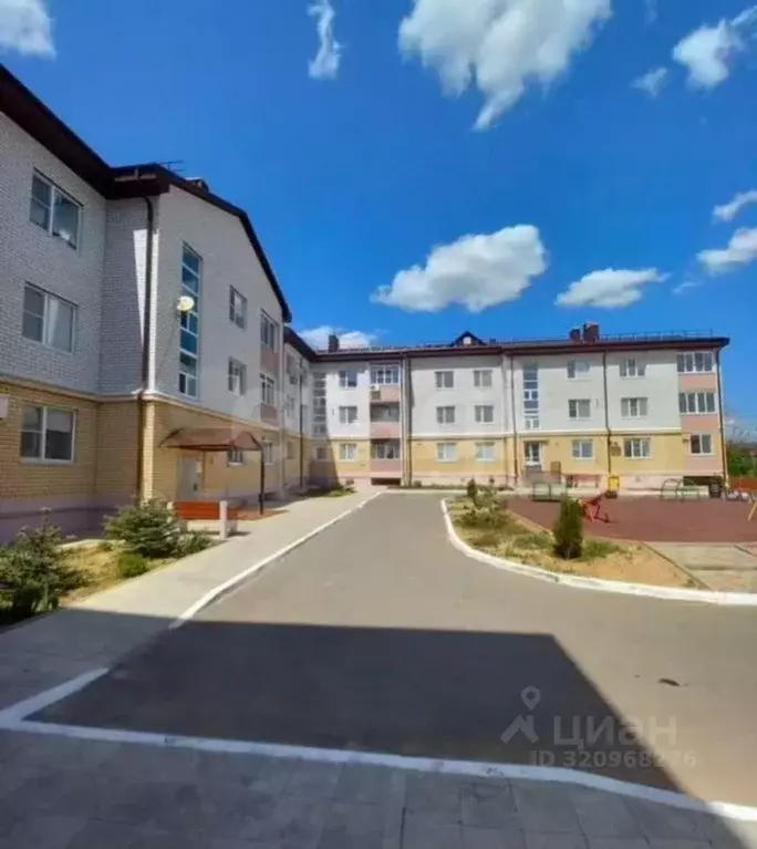 3-к кв. Калмыкия, Элиста ул. Хомутникова, 113 (75.0 м) - Фото 0